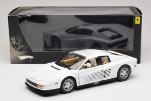 Ferrari Testarossa Blanc Miami Vice Hot Wheels 1:18 P9904 Métal — image 6 sur 6