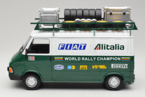 Fiat 242 Alitalia Rally Team Assistance With Trailer 1978 IXO 1:18 18CMC027WX Métal — image 4 sur 7