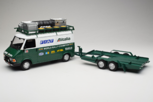 Fiat 242 Alitalia Rally Team Assistance With Trailer 1978 IXO 1:18 18CMC027WX Métal