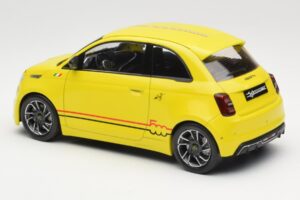 Abarth 500e Jaune IXO 1:18 MCG18498 Métal — image 5 sur 6