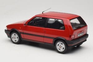 Fiat Uno Turbo IE Rosso Racing Otto 1:18 OT487 Résine — image 5 sur 6