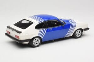 Ford Capri Mk2 3.0 Blanc avec Rayures Bleues Minichamps 1:18 155788600 Métal — image 2 sur 6