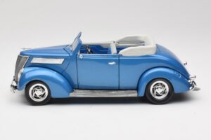 Ford Cabriolet Bleu Road Signature 1:18 92238 Métal — image 4 sur 8