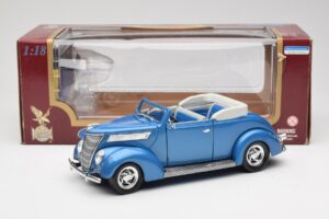 Ford Cabriolet Bleu Road Signature 1:18 92238 Métal — image 8 sur 8