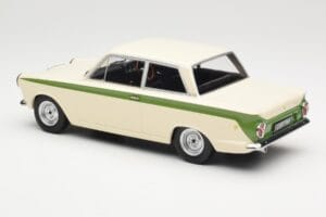 Ford Cortina Lotus White & Green Stripe MCG 1:18 MCG18434 Métal — image 5 sur 6