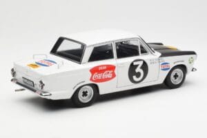 Ford Cortina Mk1 #3 P. Hughes / B. Young African Safari Rally 1964 AUTOart 1:18 86428 Métal — image 3 sur 8