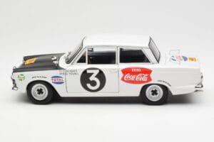Ford Cortina Mk1 #3 P. Hughes / B. Young African Safari Rally 1964 AUTOart 1:18 86428 Métal — image 4 sur 8