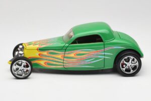 Ford Coupé Vert avec Flammes Road Signature 1:18 30109 Métal — image 4 sur 8