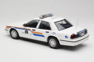 Ford Crown Victoria RCMP Police Car AUTOart 1:18 72706 Métal — image 7 sur 8