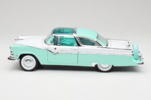 Ford Crown Victoria Seafoam Vert & Blanc Road Legends 1:18 92138 Métal — image 3 sur 7