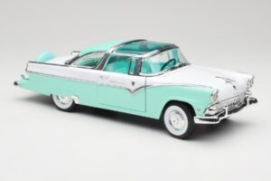 Ford Crown Victoria Seafoam Vert & Blanc Road Legends 1:18 92138 Métal — image 5 sur 7