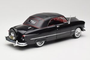 Ford Deluxe Cabriolet Noir Maisto 1:18 31681 Métal — image 3 sur 8