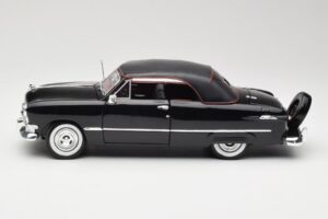 Ford Deluxe Cabriolet Noir Maisto 1:18 31681 Métal — image 4 sur 8