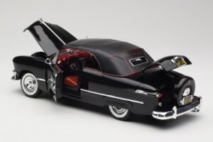 Ford Deluxe Cabriolet Noir Maisto 1:18 31681 Métal — image 5 sur 8