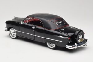 Ford Deluxe Cabriolet Noir Maisto 1:18 31681 Métal — image 7 sur 8
