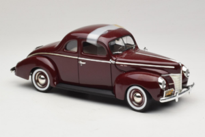 Ford Deluxe Coupe Rouge Foncé ERTL 1:18 7936 Métal