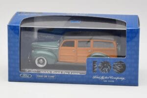 Ford Deluxe Woody Forest Vert Minichamps 1:43 FORD20002 Métal — image 4 sur 4