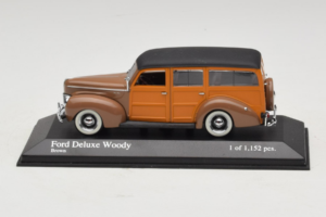 Ford DeLuxe Woody Break Brun Minichamps 1:43 400082111 Métal