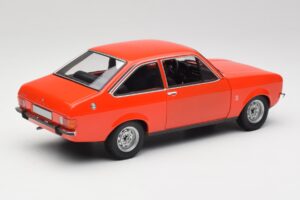 Ford Escort Mk2 Signal Orange Minichamps 1:18 150084100 Métal — image 3 sur 8