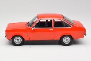Ford Escort Mk2 Signal Orange Minichamps 1:18 150084100 Métal — image 4 sur 8