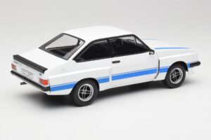 Ford Escort Mk2 RS 2000 X-Pack Diamond Blanc & Bleu Stripe MCG 1:18 MCG18350 Métal — image 2 sur 6