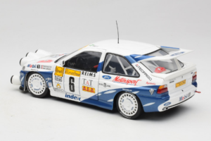Ford Escort RS Cosworth Mobil 1 #6 F. Delecour / D. Grataloup Rally Monte Carlo Night Version Winner 1994 UT Models 1:18 3945 — image 7 sur 8