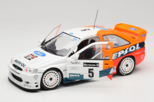 Ford Escort RS Cosworth Repsol #5 C. Sainz / L. Moya RAC Rally 1997 UT Models 1:18 39750 Métal — image 2 sur 8