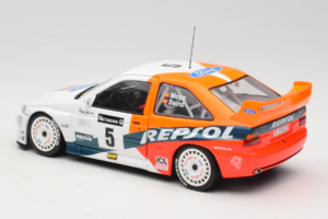 Ford Escort RS Cosworth Repsol #5 C. Sainz / L. Moya RAC Rally 1997 UT Models 1:18 39750 Métal — image 7 sur 8