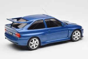 Ford Escort RS Cosworth Bleu IXO 1:18 18CMC180 Métal — image 2 sur 6