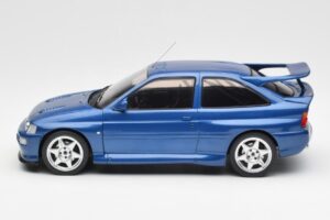 Ford Escort RS Cosworth Bleu IXO 1:18 18CMC180 Métal — image 3 sur 6