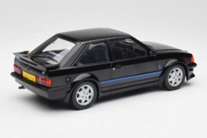 Ford Escort RS Turbo Voiture Privée Princesse Diana Noir MCG 1:18 MCG18420 Métal — image 2 sur 6