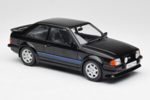 Ford Escort RS Turbo Voiture Privée Princesse Diana Noir MCG 1:18 MCG18420 Métal — image 4 sur 6