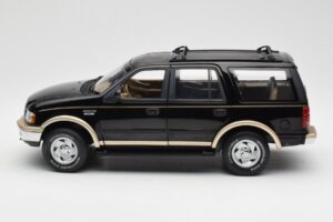 Ford Expedition Eddie Bauer Noir UT Models 1:18 22710 Métal — image 5 sur 7