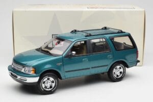 Ford Expedition XLT Vert Métallique UT Models 1:18 22717 Métal — image 8 sur 8