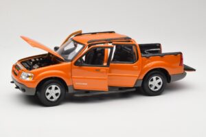 Ford Explorer Sport Trac Orange Maisto 1:18 536891G Métal — image 2 sur 8