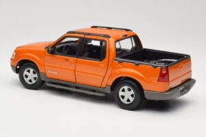 Ford Explorer Sport Trac Orange Maisto 1:18 536891G Métal — image 7 sur 8