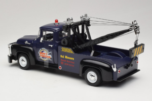 Ford F-100 Dépanneuse Bob's Towing Welly 1:18 19834-W Métal — image 5 sur 6