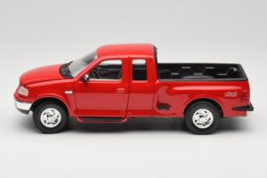 Ford F-150 Flareside SuperCab Rouge Mira 1:18 6217 Métal — image 4 sur 8
