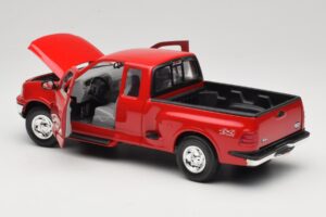 Ford F-150 Flareside SuperCab Rouge Mira 1:18 6217 Métal — image 5 sur 8
