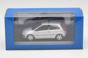 Ford Fiesta Mk5 2-Door Argent Minichamps 1:43 FIESTA003 Métal — image 4 sur 4