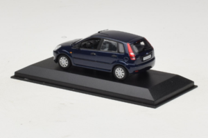 Ford Fiesta Mk5 4-Door Bleu Foncé Minichamps 1:43 FIESTA001 Métal — image 3 sur 4