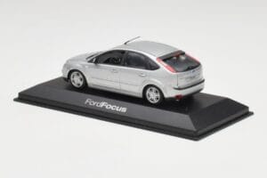 Ford Focus Mk2 Moondust Argent Minichamps 1:43 FOCUS002 Métal — image 3 sur 4