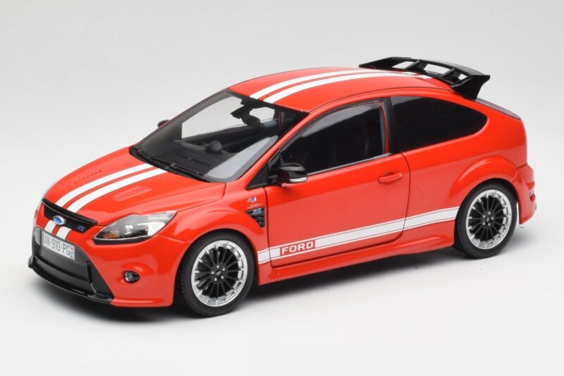 Ford Focus RS LM Classic Edition Race Red 1967 Ford Mk IV Tribute Minichamps 1:18 100080067 Métal