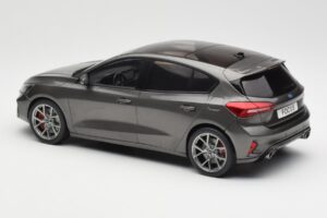 Ford Focus ST Mk4 Gris MCG 1:18 MCG18454 Métal — image 5 sur 6