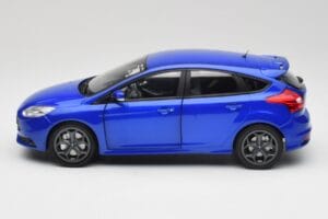 Ford Focus ST Mk2 Blue Metallic Minichamps 1:18 110082001 Métal — image 4 sur 8