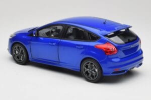 Ford Focus ST Mk2 Blue Metallic Minichamps 1:18 110082001 Métal — image 7 sur 8