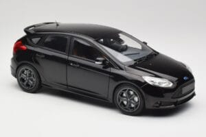Ford Focus ST Mk2 Panther Black Metallic Minichamps 1:18 110082000 Métal — image 6 sur 8