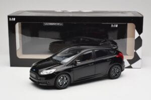 Ford Focus ST Mk2 Panther Black Metallic Minichamps 1:18 110082000 Métal — image 8 sur 8