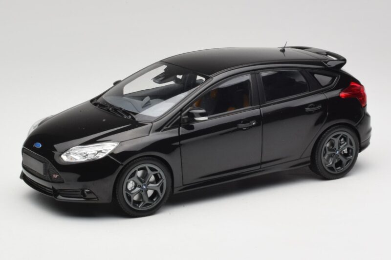 Ford Focus ST Mk2 Panther Black Metallic Minichamps 1:18 110082000 Métal