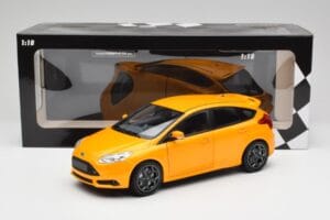 Ford Focus ST Mk2 Tangerine Scream Minichamps 1:18 110082005 Métal — image 8 sur 8